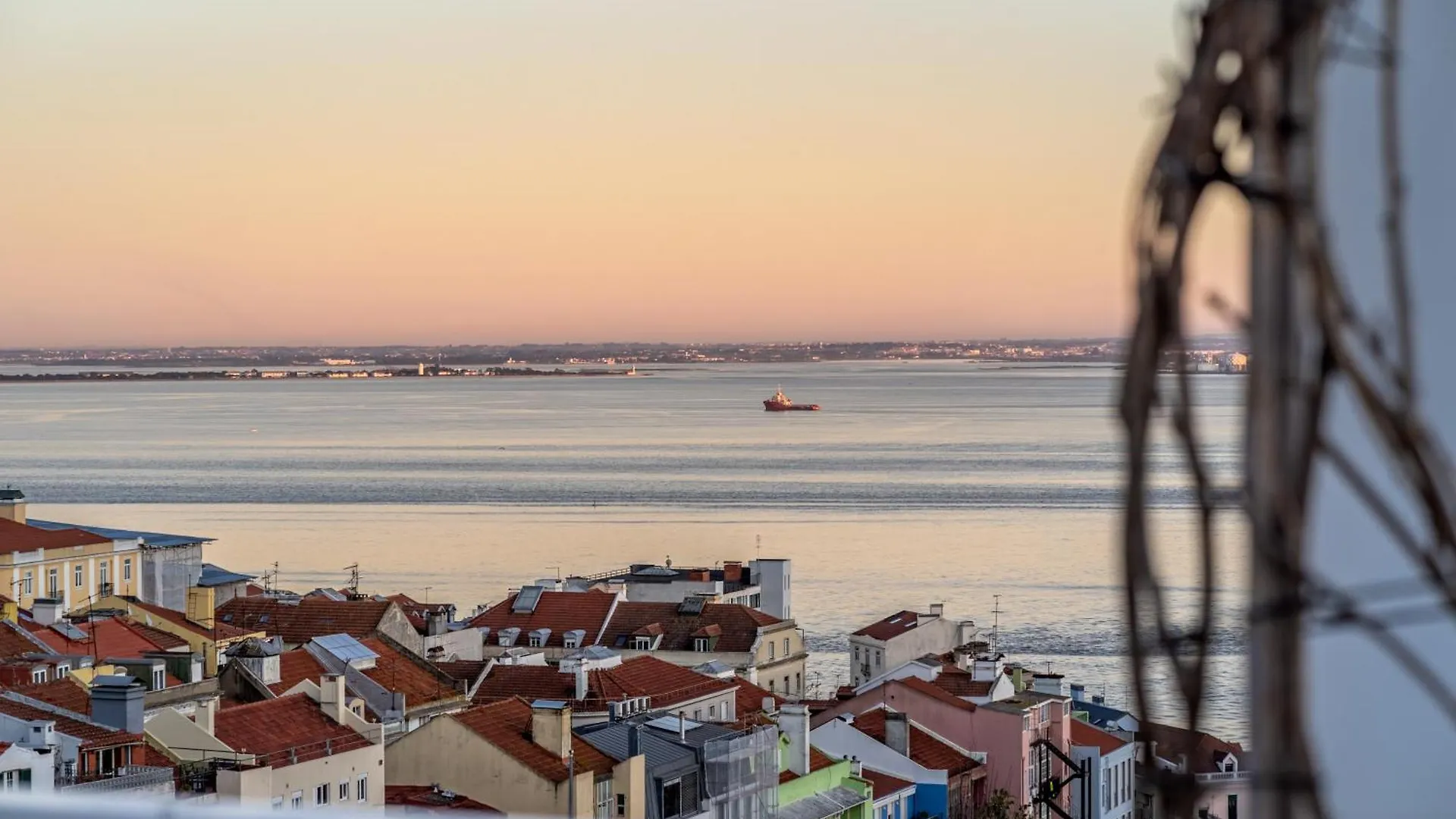 Apartment Ferienwohnung T1 Oasis With Amazing Terrace Lissabon