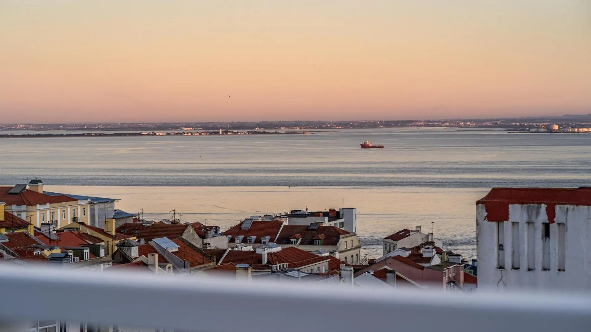 Apartment Ferienwohnung T1 Oasis With Amazing Terrace Lissabon Portugal